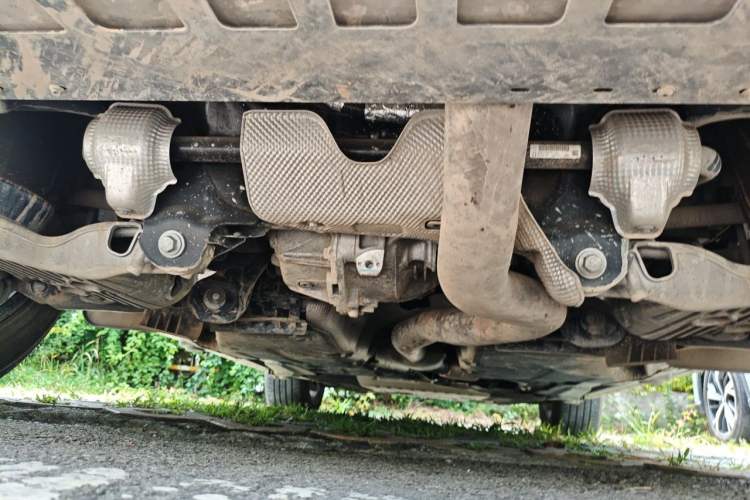 Used Land Rover Defender 2025 110 3.0T P400 – Dynamic HSE Chassis Rear