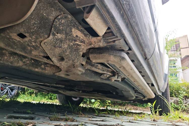 Used Land Rover Defender 2025 110 3.0T P400 – Dynamic HSE Chassis Rear Right