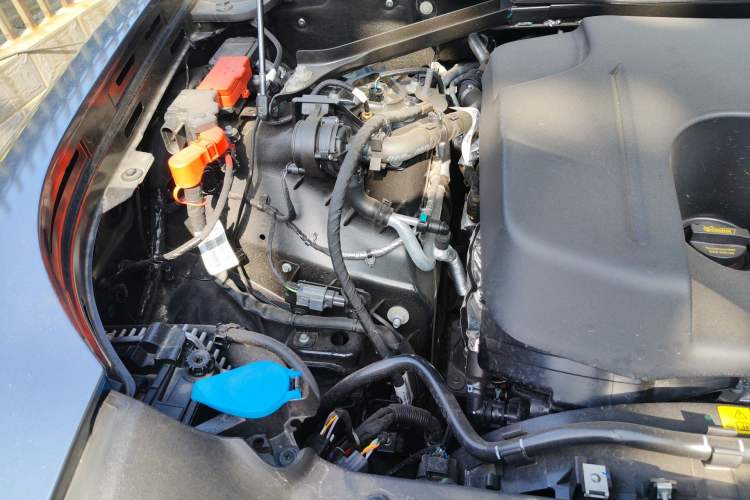 Used Land Rover Defender 2025 110 3.0T P400 Dark Edition Engine Bay Right