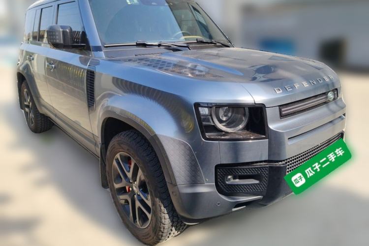 Used Land Rover Defender 2025 110 3.0T P400 Dark Edition Front Right 45 Deg