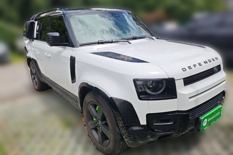 Used Land Rover Defender 2025 110 3.0T P400 – Dynamic HSE Front Right 45 Deg