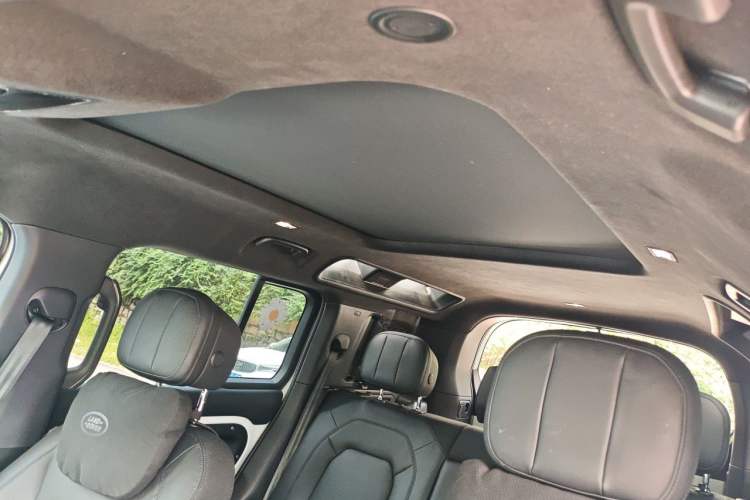 Used Land Rover Defender 2025 110 3.0T P400 – Dynamic HSE Headliner