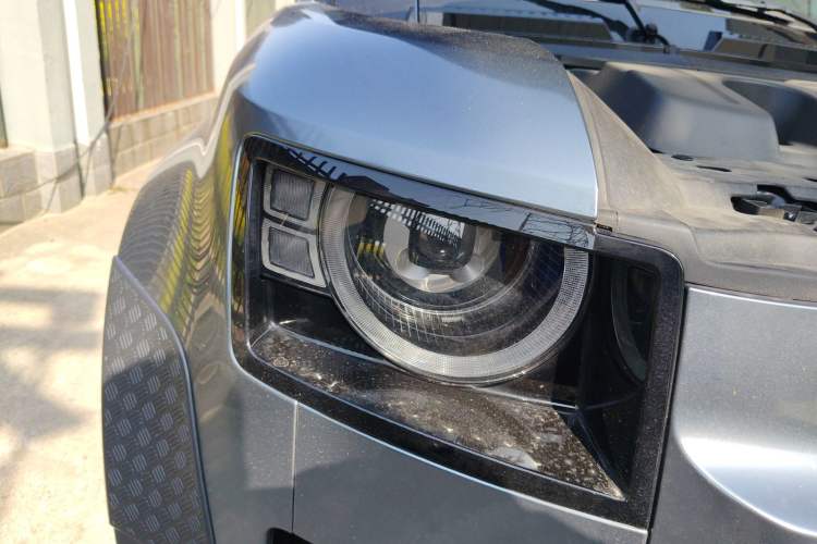 Used Land Rover Defender 2025 110 3.0T P400 Dark Edition Right Front Headlight