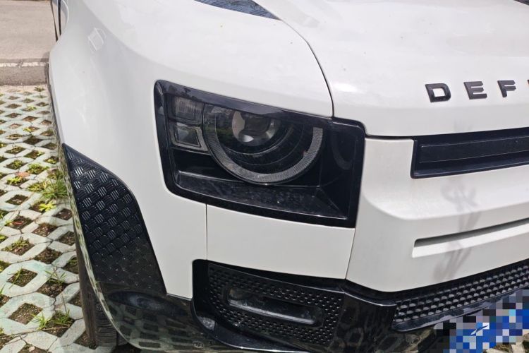 Used Land Rover Defender 2025 110 3.0T P400 – Dynamic HSE Right Front Headlight
