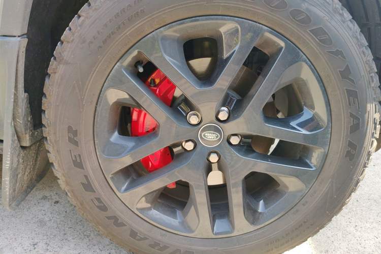 Used Land Rover Defender 2025 110 3.0T P400 Dark Edition Right Front Wheel Hub