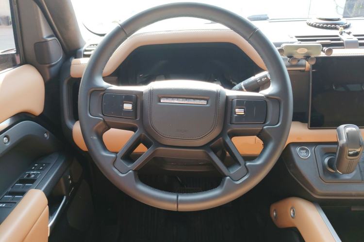 Used Land Rover Defender 2025 110 3.0T P400 Dark Edition Steering Wheel
