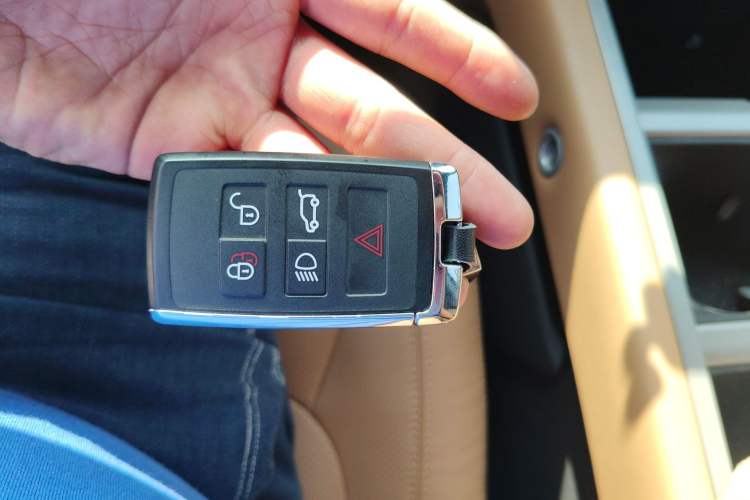 Used Land Rover Defender 2025 110 3.0T P400 Dark Edition Vehicle Key