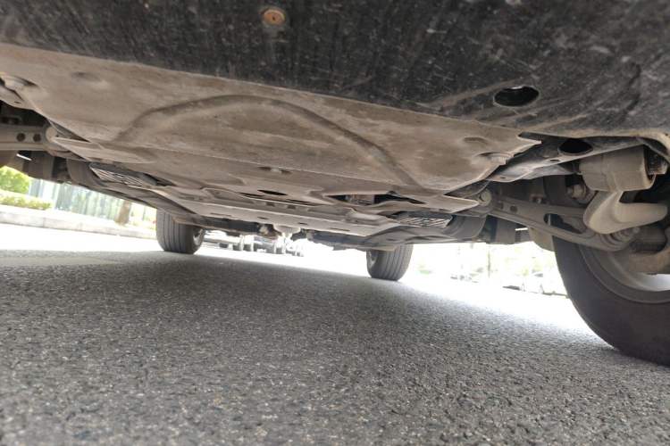 Used Land Rover Defender 2025 110 3.0T P400 – Dynamic HSE Chassis Front