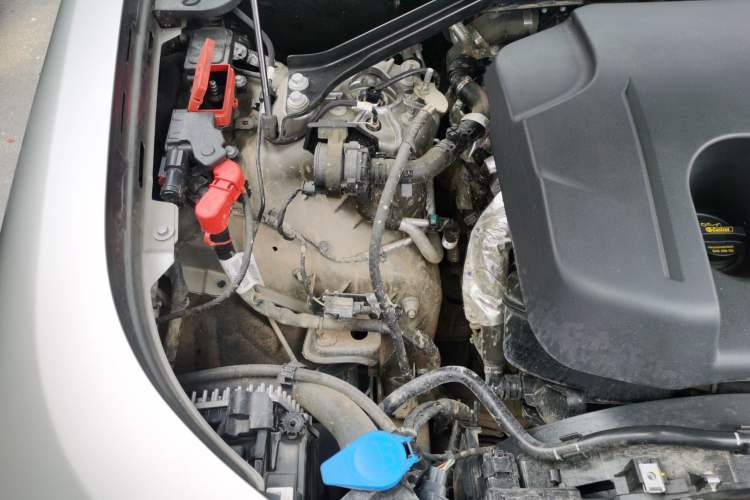 Used Land Rover Defender 2025 110 3.0T P400 X Engine Bay Right