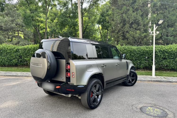 Used Land Rover Defender 2025 110 3.0T P400 – Dynamic HSE Exterior 4