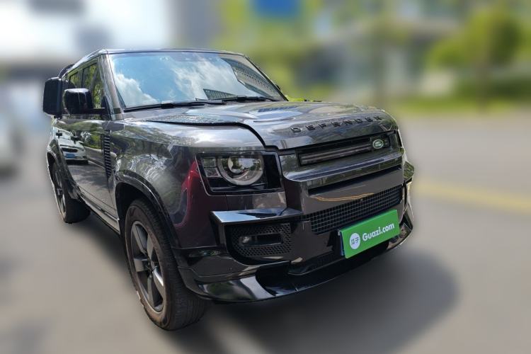 Used Land Rover Defender 2025 110 3.0T P400 – Dynamic HSE Front Right 45 Deg