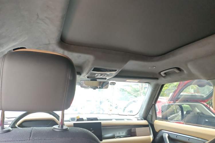 Used Land Rover Defender 2025 110 3.0T P400 – Dynamic HSE Headliner