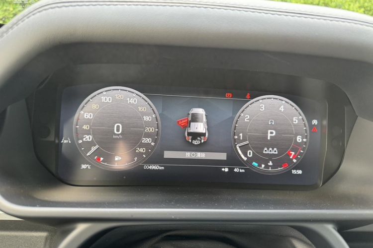 Used Land Rover Defender 2025 110 3.0T P400 – Dynamic HSE Odometer Close Up