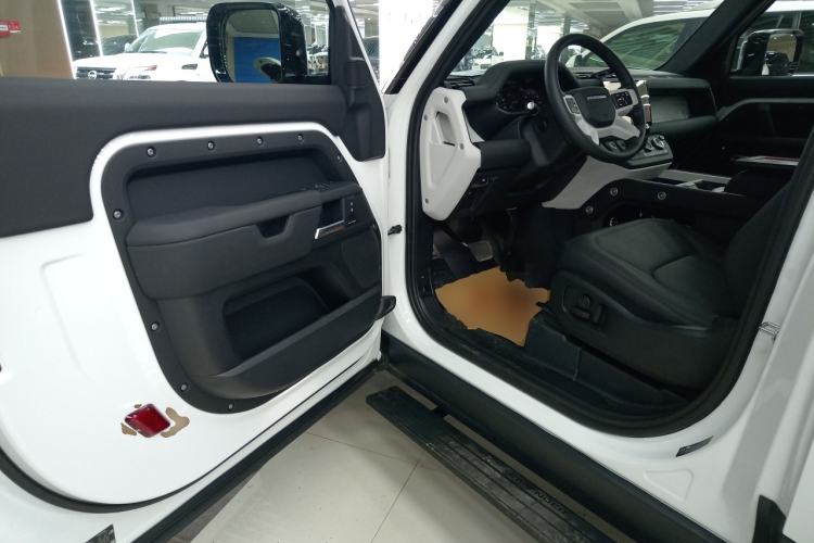 Used Land Rover Defender 2025 90 2.0T P300 S Driver Seat