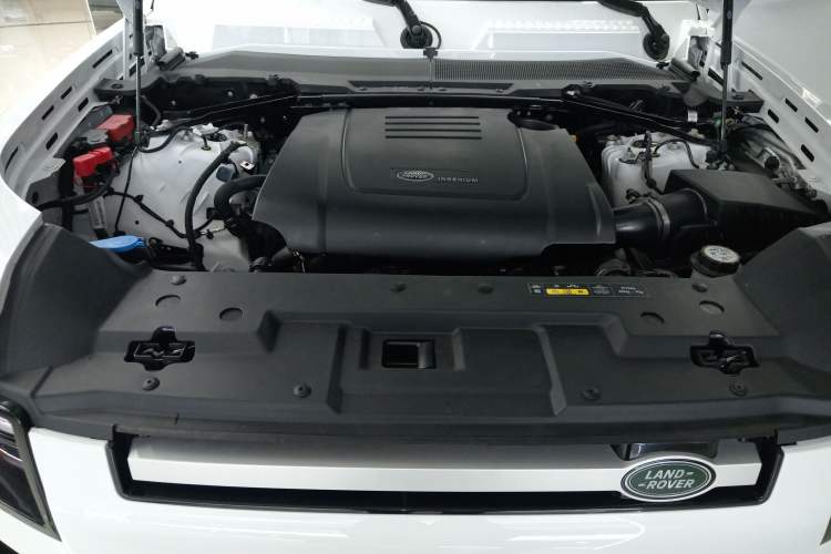 Used Land Rover Defender 2025 90 2.0T P300 S Engine Bay