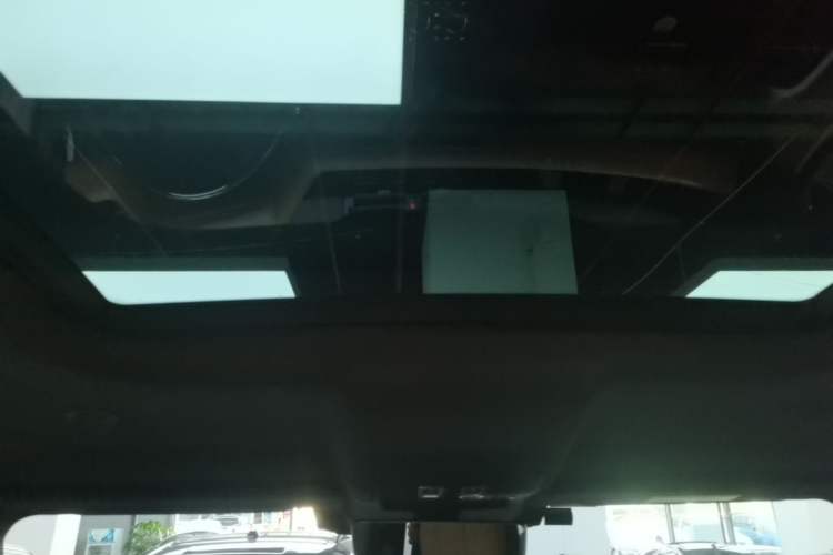 Used Land Rover Defender 2025 110 3.0T P400 – Dynamic HSE Headliner
