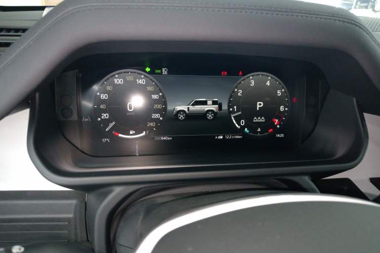 Used Land Rover Defender 2025 90 2.0T P300 S Instrument Cluster