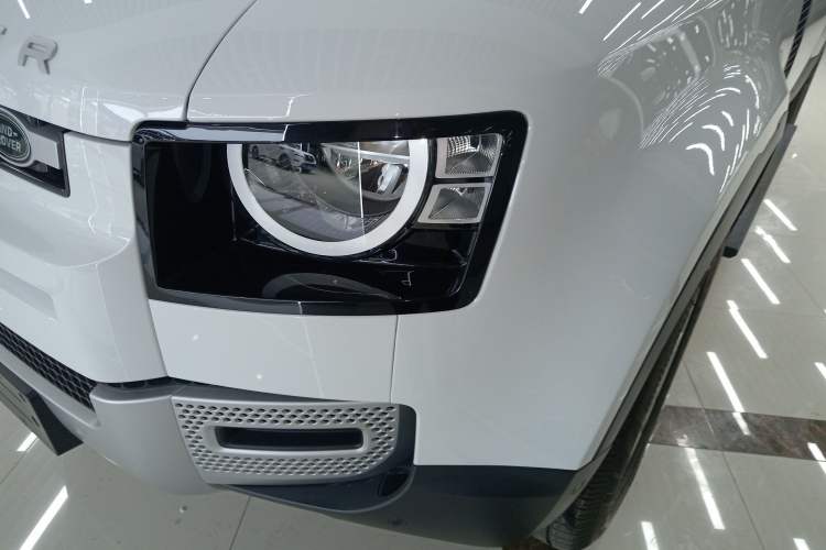 Used Land Rover Defender 2025 90 2.0T P300 S Left Front Headlight