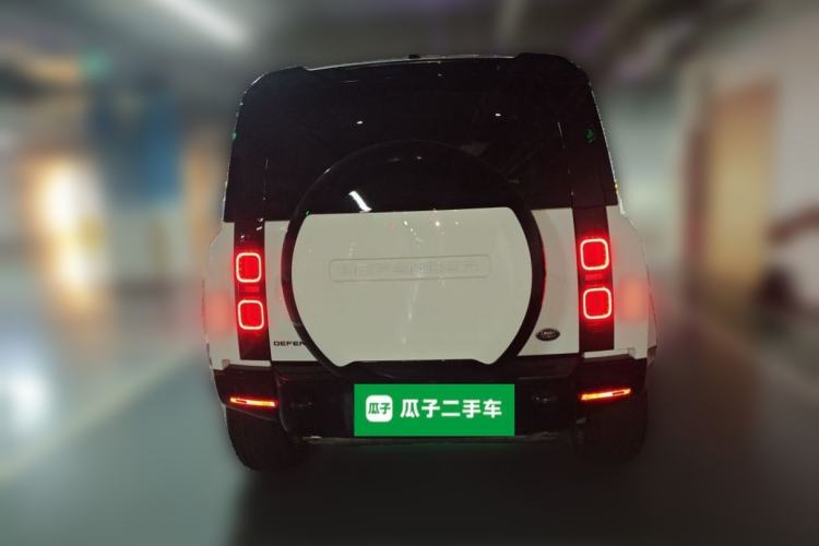Used Land Rover Defender 2025 110 3.0T P400 – Dynamic HSE Rear