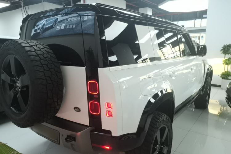 Used Land Rover Defender 2025 110 3.0T P400 – Dynamic HSE Rear Right 45 Deg