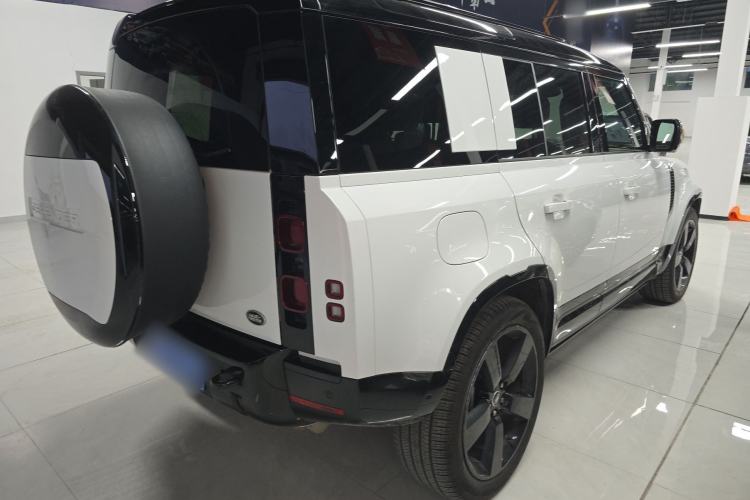 Used Land Rover Defender 2025 110 3.0T P400 – Dynamic HSE Rear Right 45 Deg