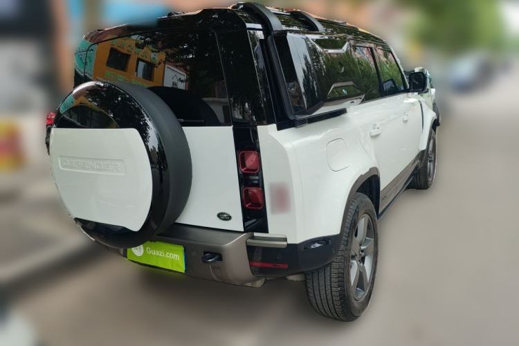 Used Land Rover Defender 2025 110 3.0T P400 – Dynamic HSE Rear Right 45 Deg