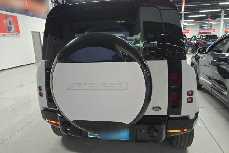 Used Land Rover Defender 2025 110 3.0T P400 – Dynamic HSE Rear