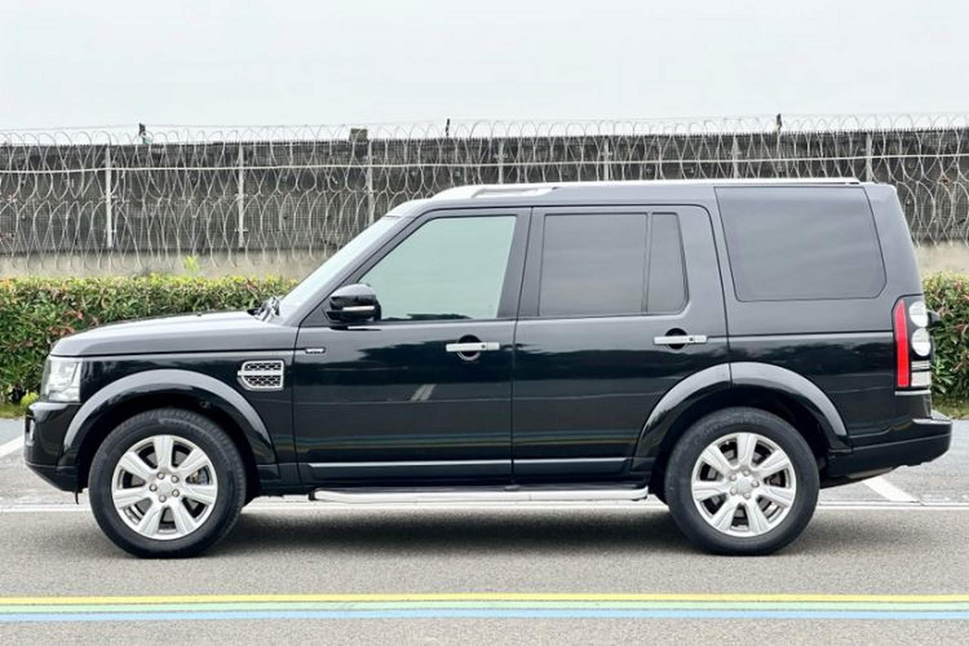 Used Land Rover Discovery  Exterior 5