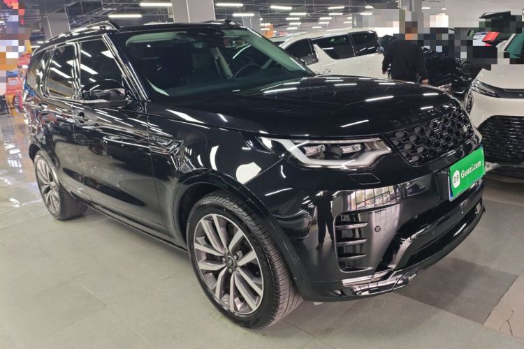 Used Land Rover Discovery 2024 360 PS Dynamic SE Front Right 45 Deg
