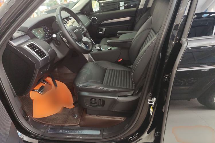Used Land Rover Discovery 2024 360 PS Dynamic SE Left Front Seat