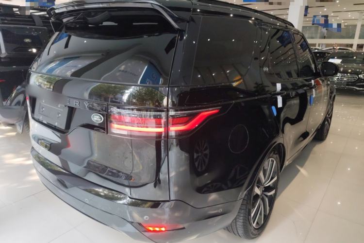 Used Land Rover Discovery 2024 360 PS Dynamic SE Rear Right 45 Deg