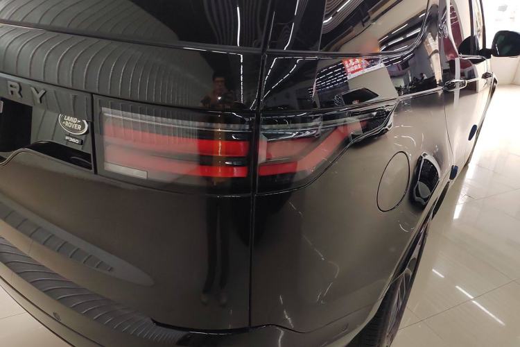 Used Land Rover Discovery 2023 Revised Version 360 PS R-Dynamic S Right Rear Taillight