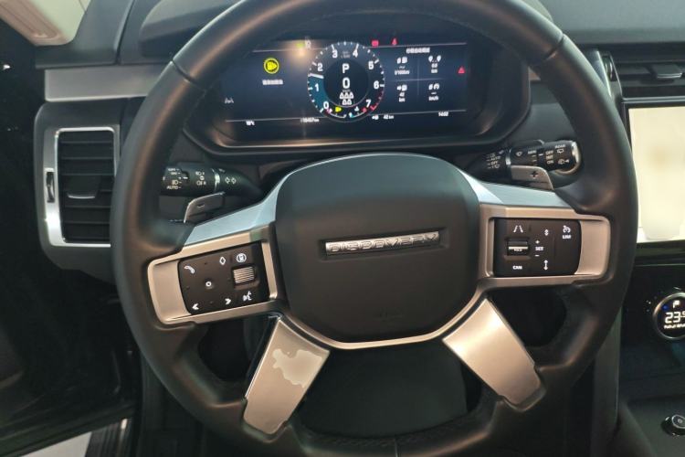 Used Land Rover Discovery 2024 360 PS Dynamic SE Steering Wheel