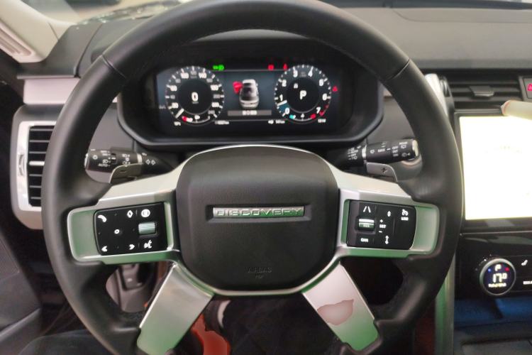 Used Land Rover Discovery 2024 360 PS Dynamic SE Steering Wheel