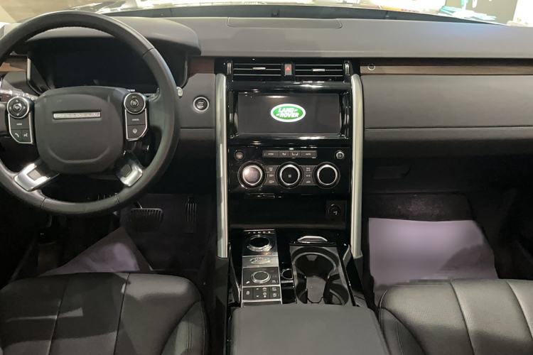Used Land Rover Discovery 2018 3.0 SC V6 HSE Interior 3