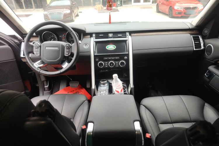 Used Land Rover Discovery 2017 3.0 SC V6 HSE Center Console