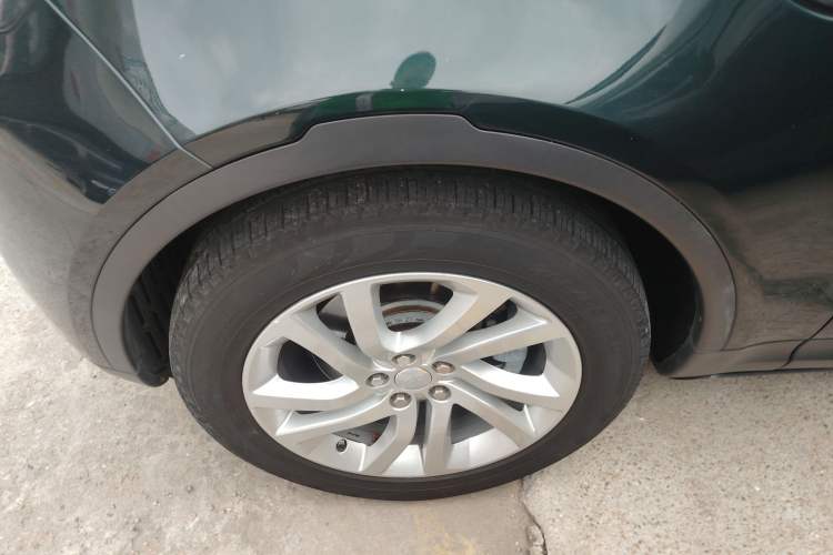 Used Land Rover Discovery 2017 3.0 SC V6 HSE Left Front Wheel Hub