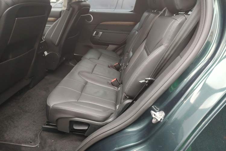 Used Land Rover Discovery 2017 3.0 SC V6 HSE Left Rear Seat
