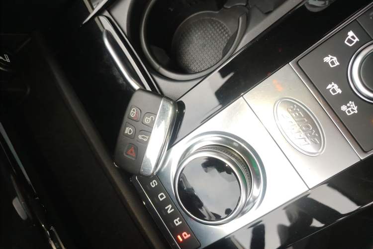 Used Land Rover Discovery 2017 3.0 SC V6 HSE Vehicle Key