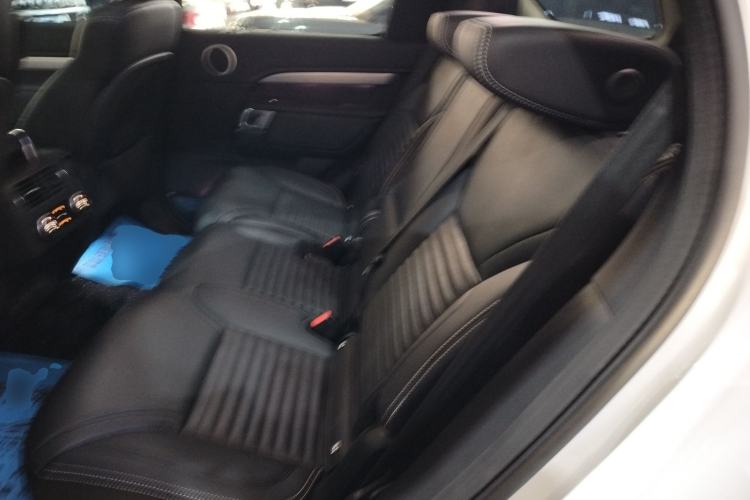Used Land Rover Discovery 2024 360 PS Dynamic SE Left Rear Seat