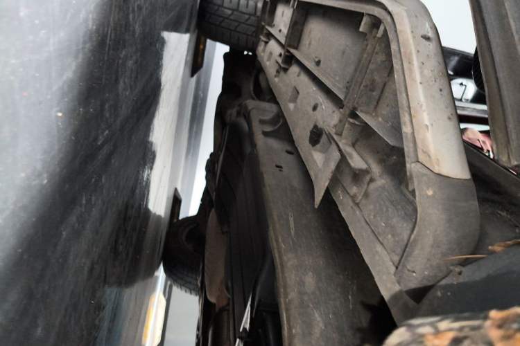 Used Land Rover Discovery 2005 4.0 SC V6 HSE Chassis Front Right
