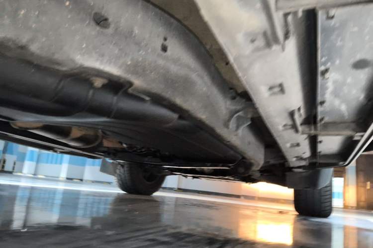 Used Land Rover Discovery 2005 4.0 SC V6 HSE Chassis Rear Right