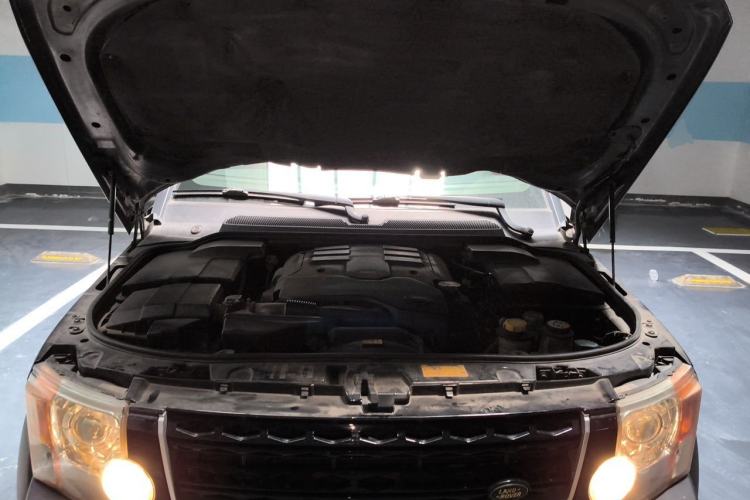 Used Land Rover Discovery 2005 4.0 SC V6 HSE Engine Bay