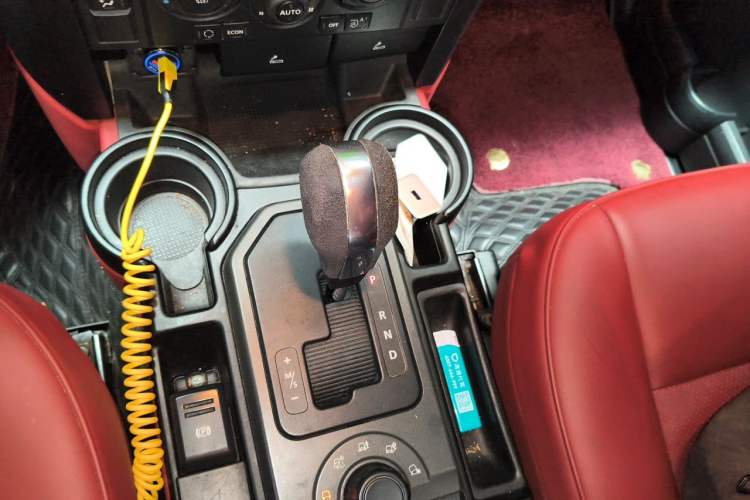 Used Land Rover Discovery 2005 4.0 SC V6 HSE Gear Lever