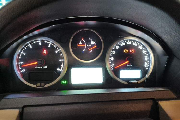 Used Land Rover Discovery 2005 4.4 V8 HSE Instrument Cluster
