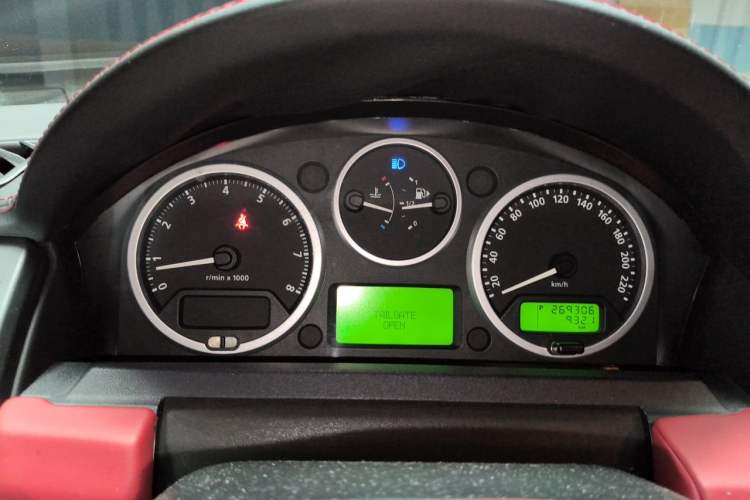 Used Land Rover Discovery 2005 4.0 SC V6 HSE Instrument Cluster