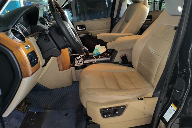 Used Land Rover Discovery 2005 4.4 V8 HSE Left Front Seat