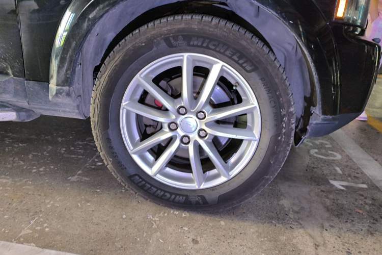 Used Land Rover Discovery 2005 4.4 V8 HSE Right Front Wheel Hub
