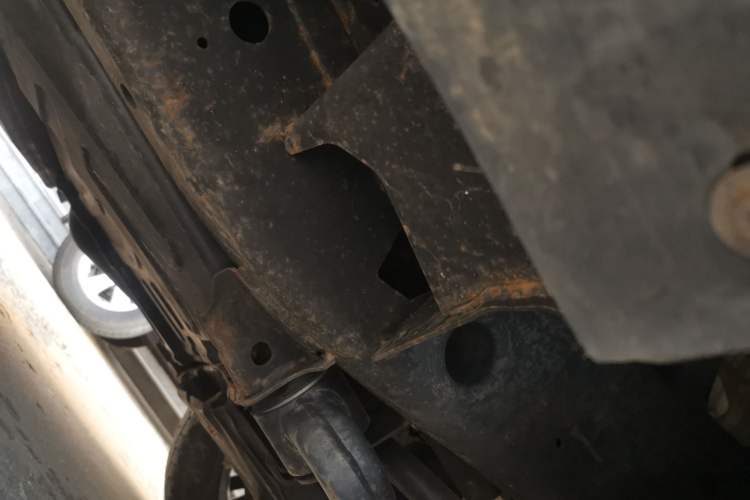 Used Land Rover Discovery 2009 2.7 TDV6-S Chassis Front Right