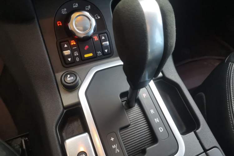 Used Land Rover Discovery 2009 2.7 TDV6-S Gear Lever